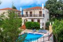 This exquisite new detached villa has a living space of 100 square meters