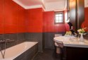This exquisite new detached villa has a living space of 100 square meters